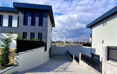 GÖLBAŞI BALLIKPINAR'DA 1.500M² ARSALI ,370 M² ,7+1 SATILIK VİLLA