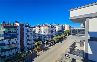 Kuşadası İkiçeşmelik te havuzlu sitede satılık 2+1 daire
