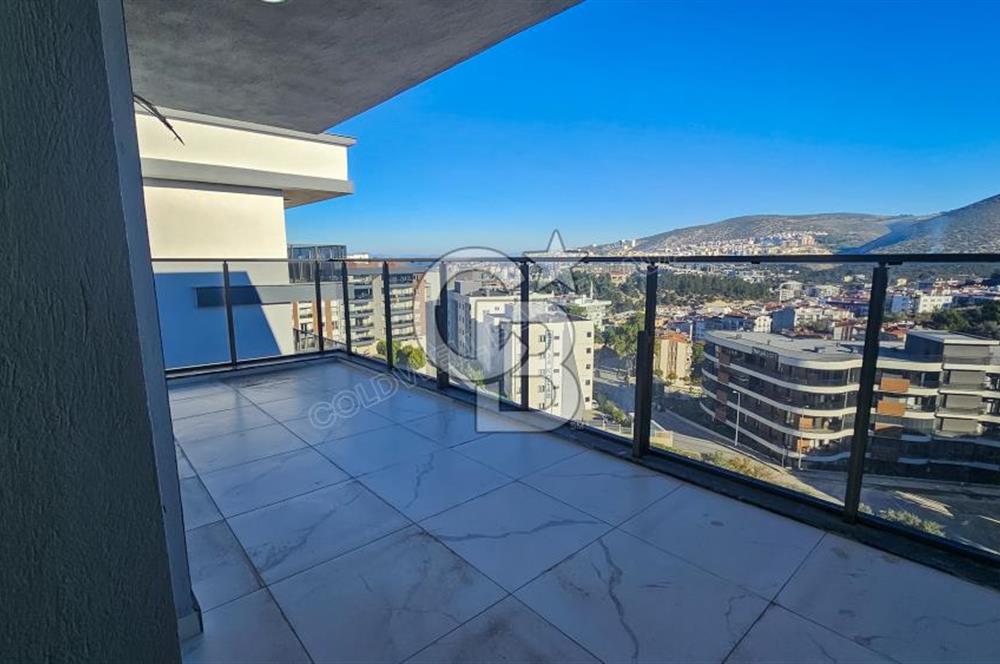 Kuşadası İkiçeşmelik te havuzlu sitede satılık 2+1 daire