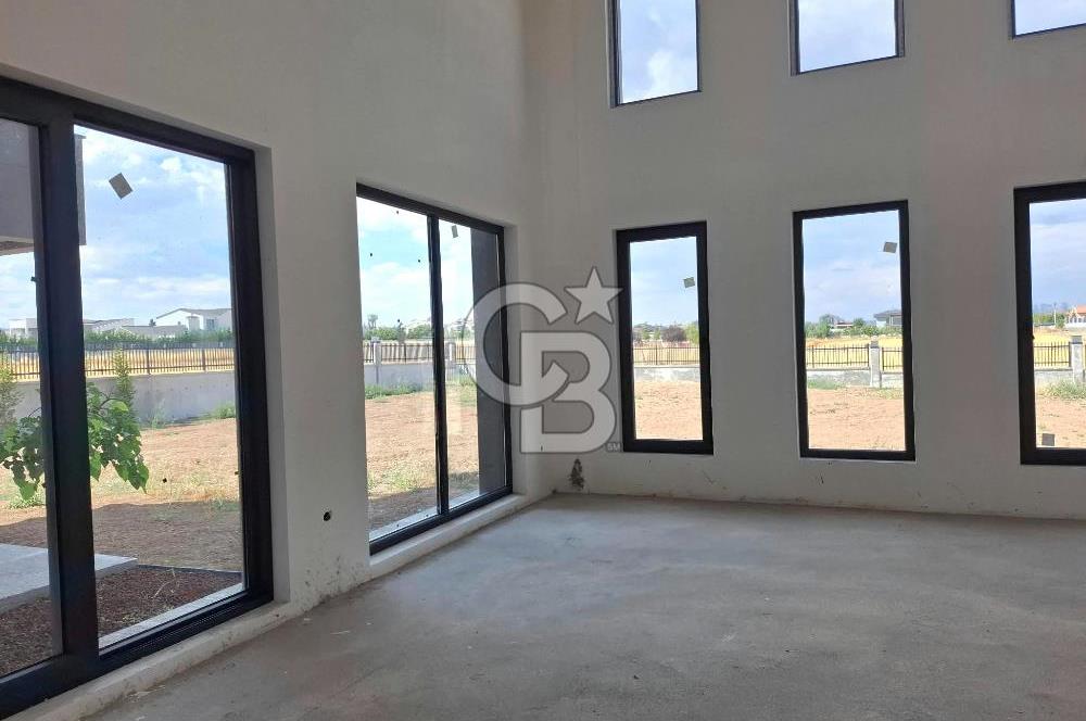 GÖLBAŞI BALLIKPINAR'DA 1.500M² ARSALI ,370 M² ,7+1 SATILIK VİLLA