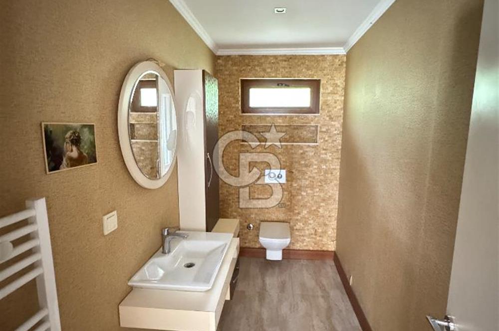 Gölbaşı Kızılcaşar'da Satılık 8+2 Lüks Tripleks Villa