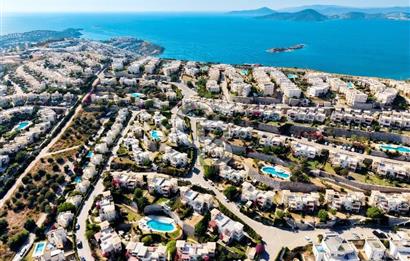Bodrum Boğaziçi, Satılık, Eşyalı, 2+1 Geniş Bahçe Katı daire