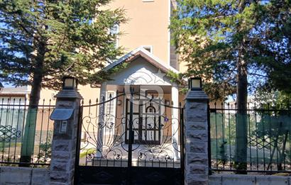 GÖLBAŞI BAHÇELİEVLER UMUT PARK SİTESİNDE 5+2 KİRALIK VİLLA