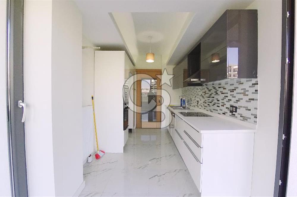 İzmir Park Yaşam Ataşehir Bahçe Teraslı Kiralık 2+1 160 M² Daire