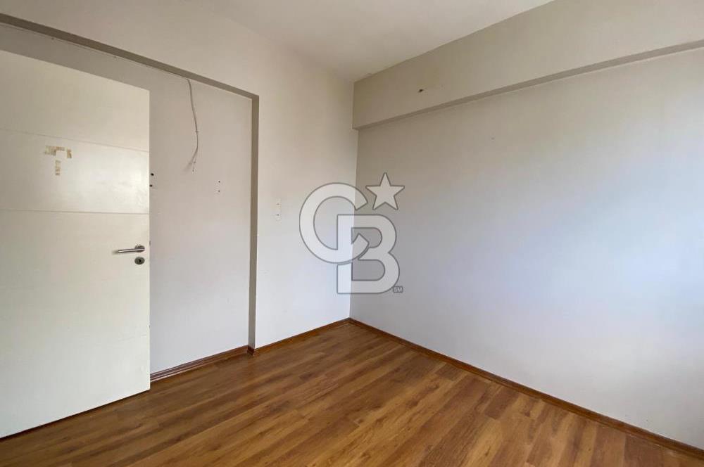  izmir Çiğli balatcık'da Deniz manzaralı güvenlikli sitede kiracısız satılık 2+1 daire