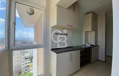  izmir Çiğli balatcık'da Deniz manzaralı güvenlikli sitede kiracısız satılık 2+1 daire
