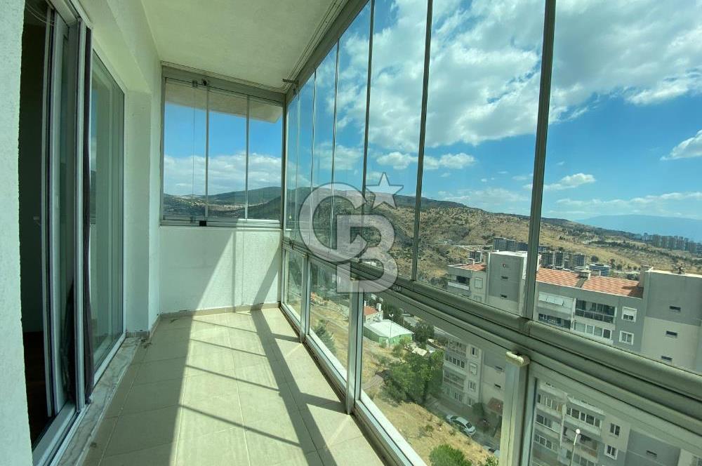  izmir Çiğli balatcık'da Deniz manzaralı güvenlikli sitede kiracısız satılık 2+1 daire