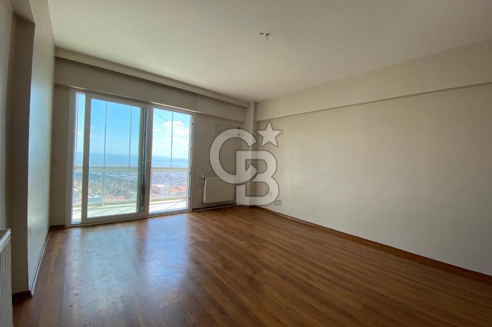  izmir Çiğli balatcık'da Deniz manzaralı güvenlikli sitede kiracısız satılık 2+1 daire