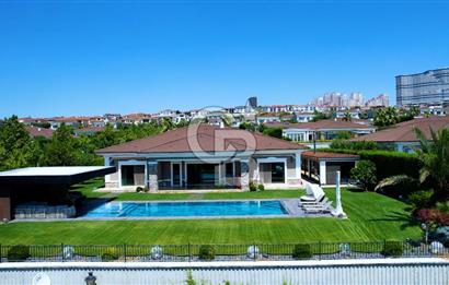 Pelican Ihlamur' da Köşe Konumda Satılık Tek Katlı Özel Villa