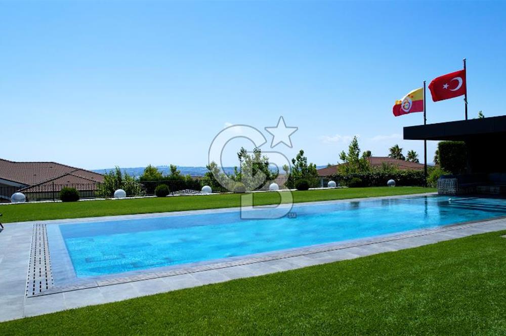 Pelican Ihlamur' da Köşe Konumda Satılık Tek Katlı Özel Villa