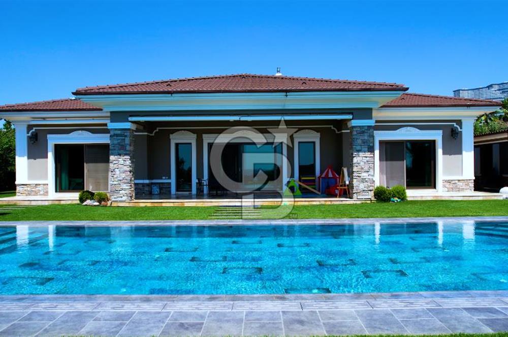 Pelican Ihlamur' da Köşe Konumda Satılık Tek Katlı Özel Villa