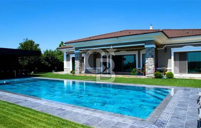 Pelican Ihlamur' da Köşe Konumda Satılık Tek Katlı Özel Villa
