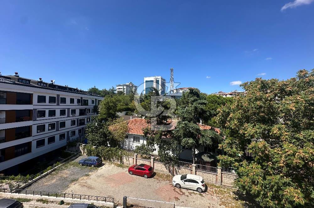 Acıbadem Yaprak Sokak’ta Hiç Kullanılmamış, Sıfır Ayarında 225 m² Satılık Lüks Dubleks!