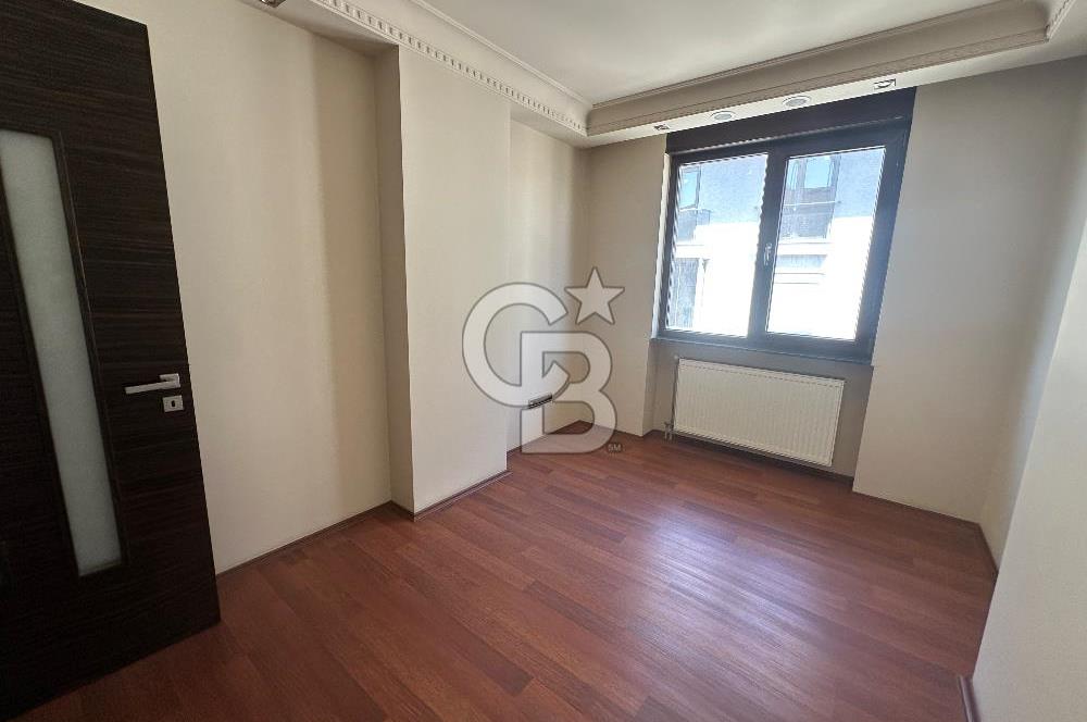 Acıbadem Yaprak Sokak’ta Hiç Kullanılmamış, Sıfır Ayarında 225 m² Satılık Lüks Dubleks!