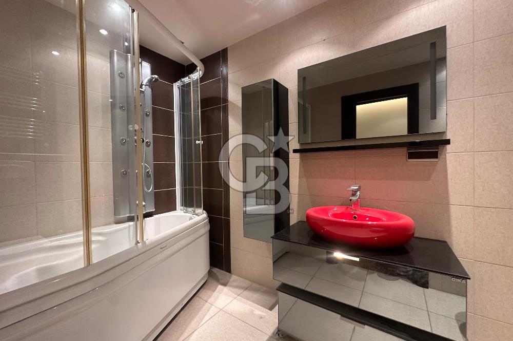 Acıbadem Yaprak Sokak’ta Hiç Kullanılmamış, Sıfır Ayarında 225 m² Satılık Lüks Dubleks!