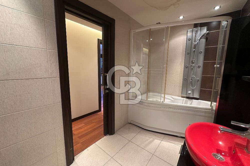 Acıbadem Yaprak Sokak’ta Hiç Kullanılmamış, Sıfır Ayarında 225 m² Satılık Lüks Dubleks!
