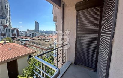 Acıbadem Yaprak Sokak’ta Hiç Kullanılmamış, Sıfır Ayarında 225 m² Satılık Lüks Dubleks!