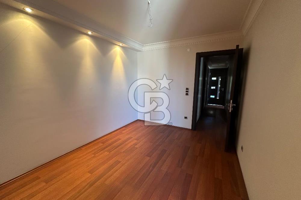 Acıbadem Yaprak Sokak’ta Hiç Kullanılmamış, Sıfır Ayarında 225 m² Satılık Lüks Dubleks!