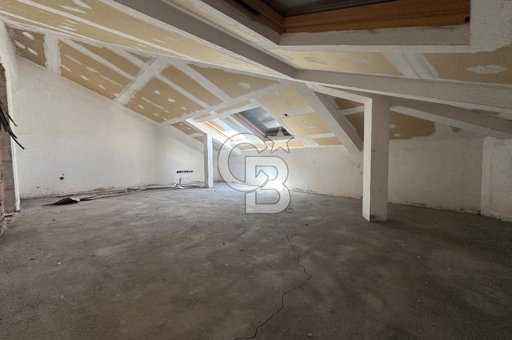 Acıbadem Yaprak Sokak’ta Hiç Kullanılmamış, Sıfır Ayarında 225 m² Satılık Lüks Dubleks!