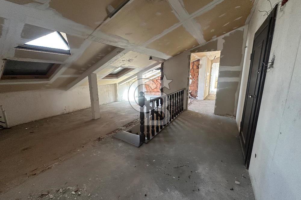 Acıbadem Yaprak Sokak’ta Hiç Kullanılmamış, Sıfır Ayarında 225 m² Satılık Lüks Dubleks!