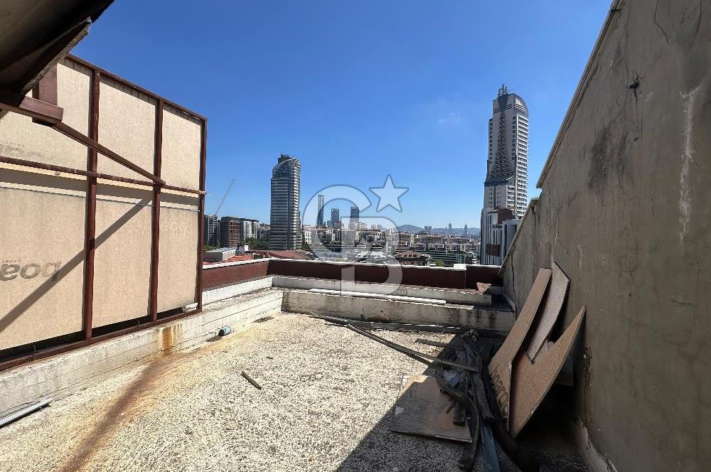 Acıbadem Yaprak Sokak’ta Hiç Kullanılmamış, Sıfır Ayarında 225 m² Satılık Lüks Dubleks!