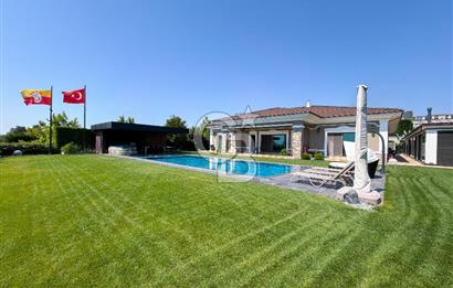 Pelican Ihlamur' da Köşe Konumda Satılık Tek Katlı Özel Villa
