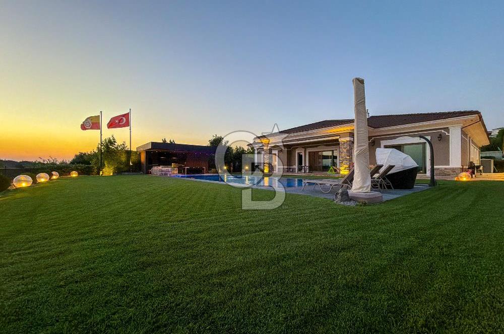 Pelican Ihlamur' da Köşe Konumda Satılık Tek Katlı Özel Villa
