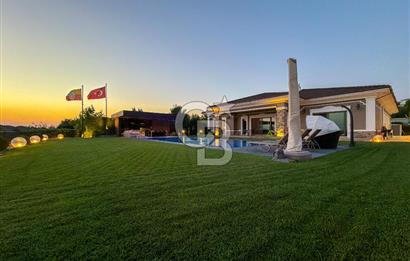 Pelican Ihlamur' da Köşe Konumda Satılık Tek Katlı Özel Villa