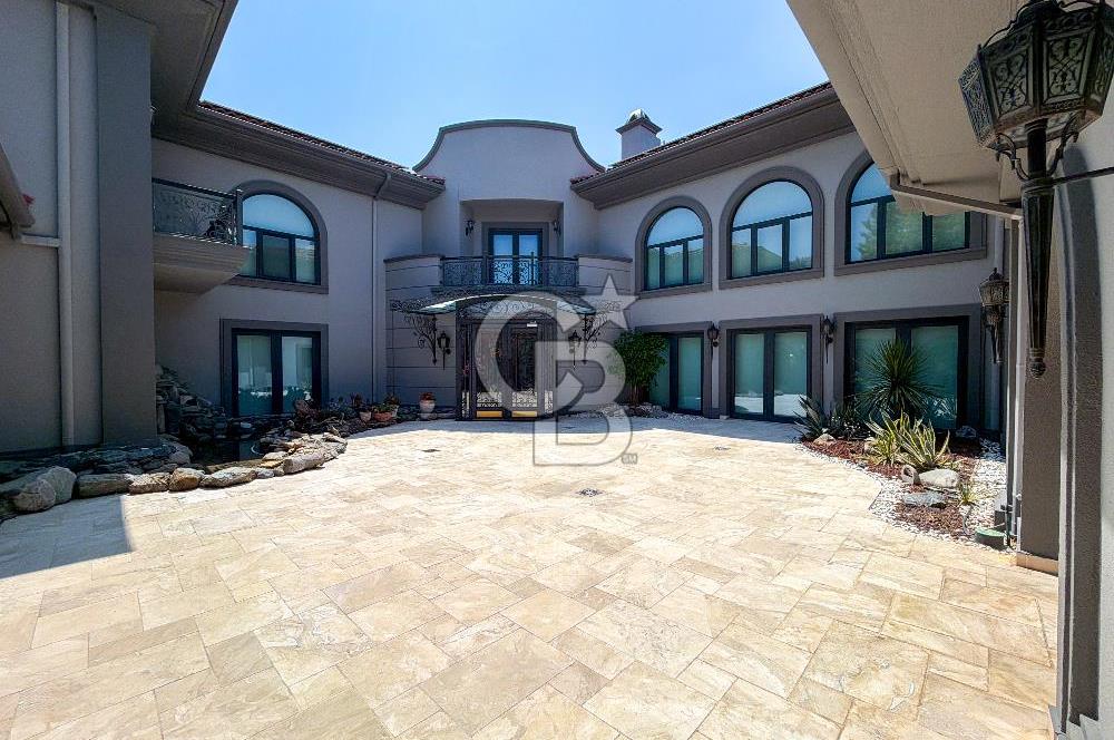Pelican Hill' de Köşe Konumda Toscana Model Satılık Malikane