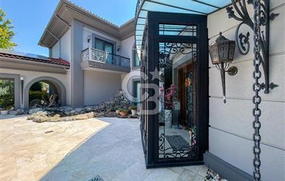 Pelican Hill' de Köşe Konumda Toscana Model Satılık Malikane