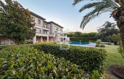 Pelican Hill' de Köşe Konumda Toscana Model Satılık Malikane