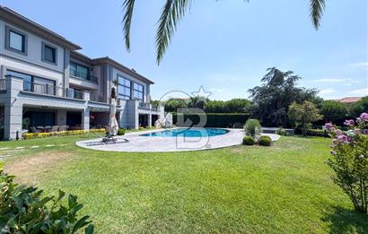 Pelican Hill' de Köşe Konumda Toscana Model Satılık Malikane