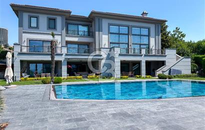 Pelican Hill' de Köşe Konumda Toscana Model Satılık Malikane
