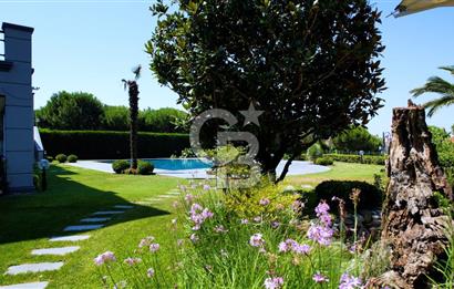 Pelican Hill' de Köşe Konumda Toscana Model Satılık Malikane