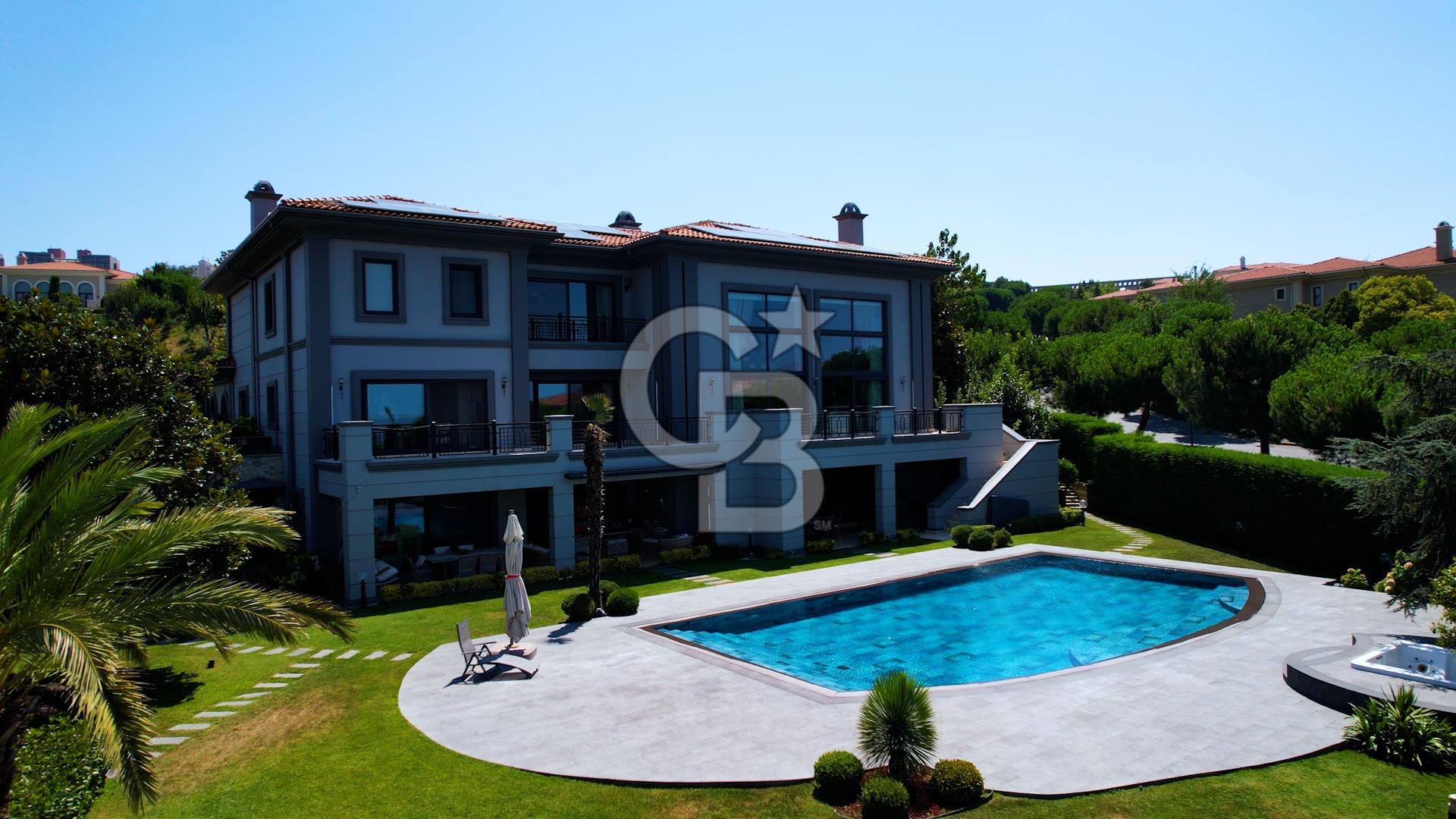 Pelican Hill' de Köşe Konumda Toscana Model Satılık Malikane