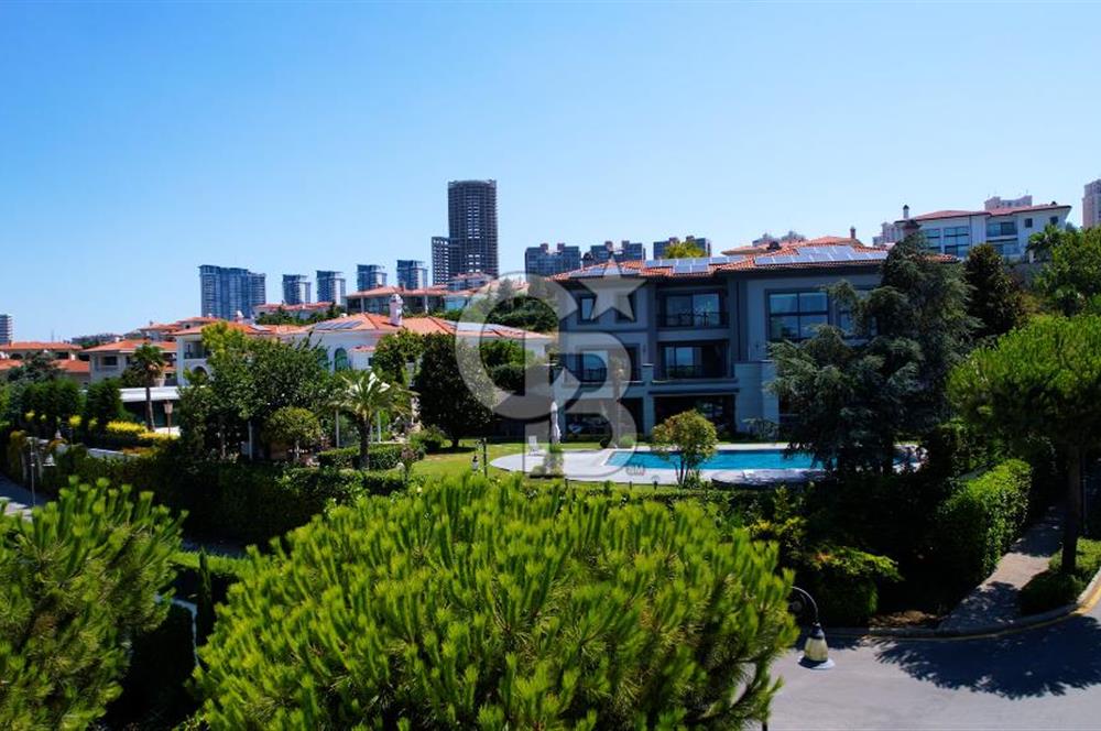 Pelican Hill' de Köşe Konumda Toscana Model Satılık Malikane