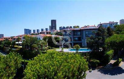 Pelican Hill' de Köşe Konumda Toscana Model Satılık Malikane