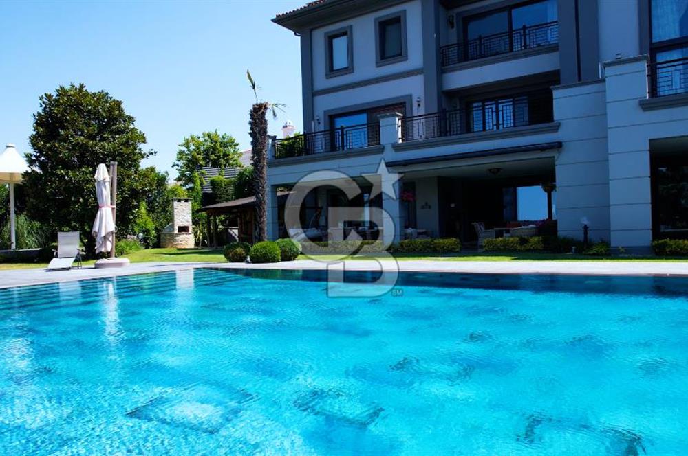 Pelican Hill' de Köşe Konumda Toscana Model Satılık Malikane
