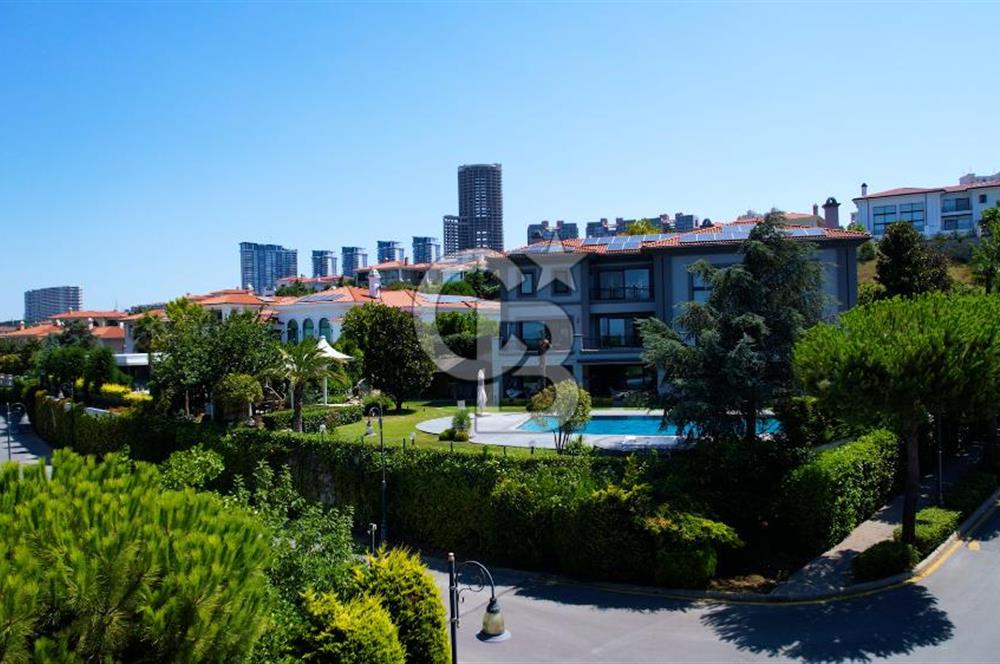 Pelican Hill' de Köşe Konumda Toscana Model Satılık Malikane