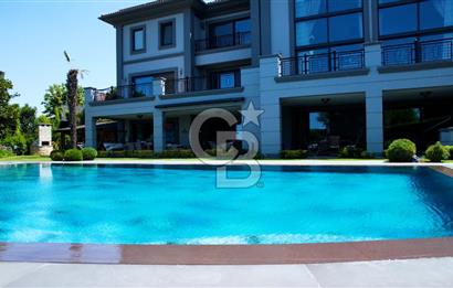 Pelican Hill' de Köşe Konumda Toscana Model Satılık Malikane