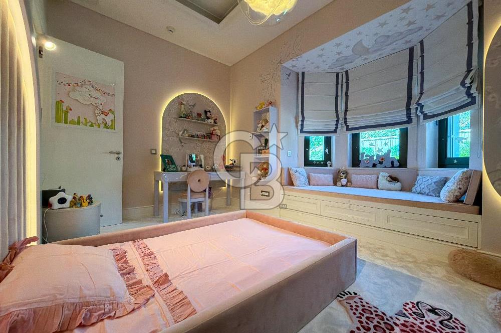 Pelican Ihlamur' da Köşe Konumda Satılık Tek Katlı Özel Villa