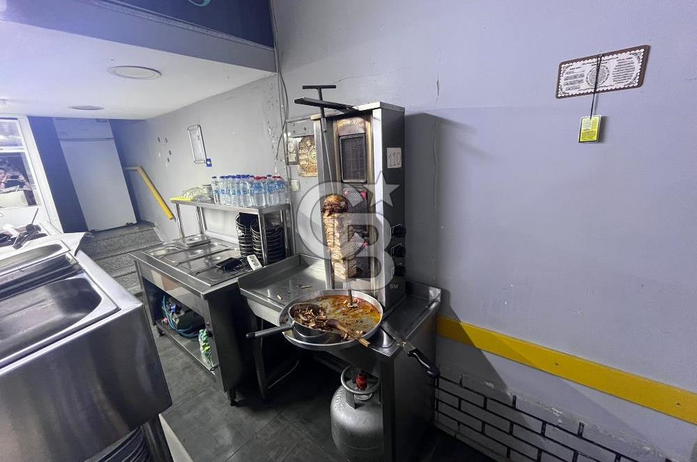 KONAK MEYDANDA DEVREN KİRALIK KAFE