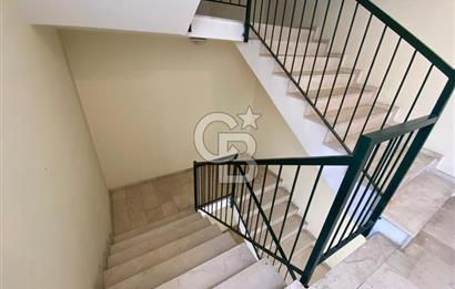  izmir Çiğli balatcık'da Deniz manzaralı güvenlikli sitede kiracısız satılık 2+1 daire