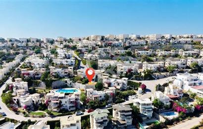 Bodrum Boğaziçi, Satılık, Eşyalı, 2+1 Geniş Bahçe Katı daire