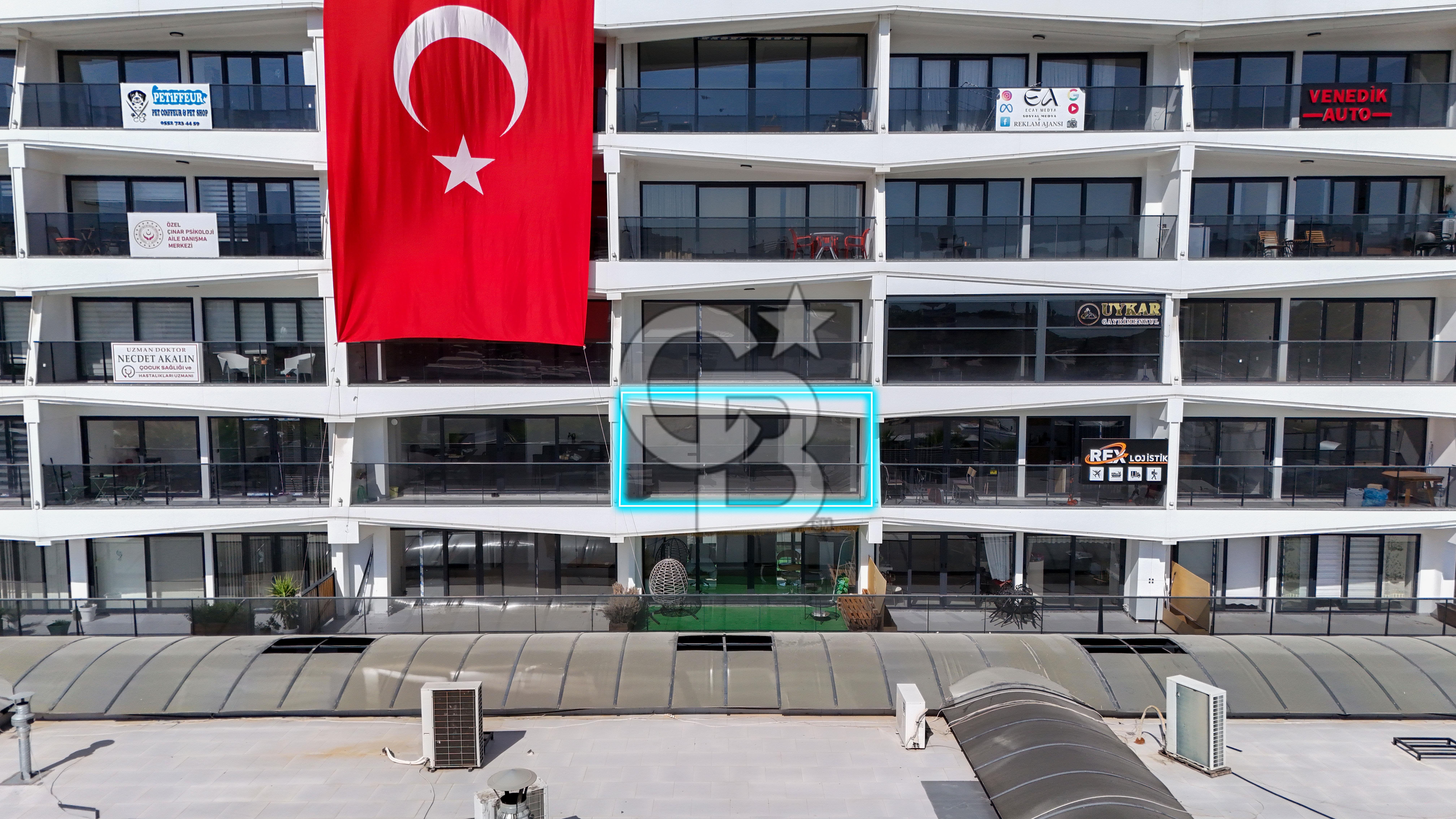 Muradiye Rainbow Life AVM'de 66 m² Satılık 1+1 Modern Ofis