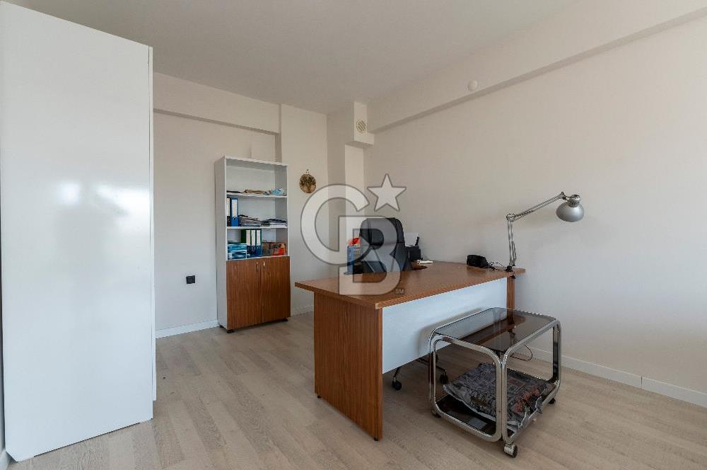 Muradiye Rainbow Life AVM'de Eşyalı 1+1 Kiralık Ofis