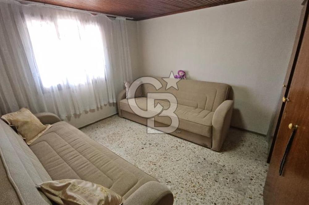 Urla, Atatürk Mahallesinde Eşyalı Kiralık 3+1 Daire