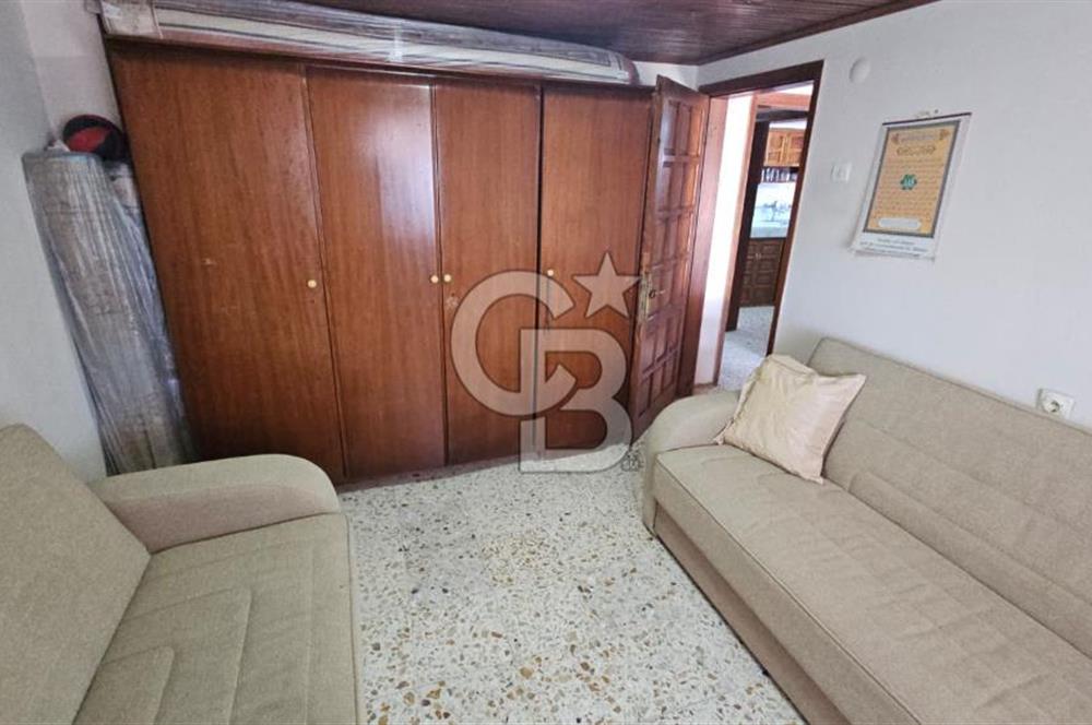 Urla, Atatürk Mahallesinde Eşyalı Kiralık 3+1 Daire