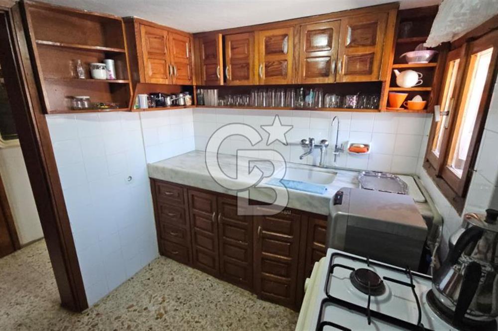 Urla, Atatürk Mahallesinde Eşyalı Kiralık 3+1 Daire