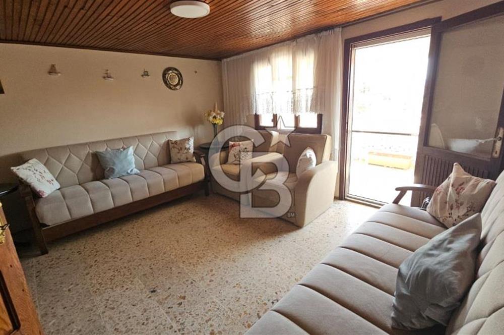 Urla, Atatürk Mahallesinde Eşyalı Kiralık 3+1 Daire